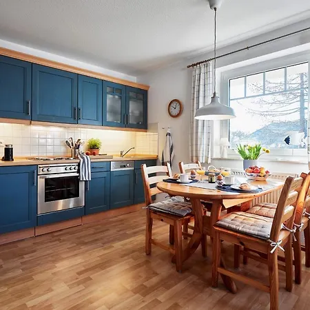 Friedenstr_43 Whg_6 Wellenlaeufer Lägenhet *